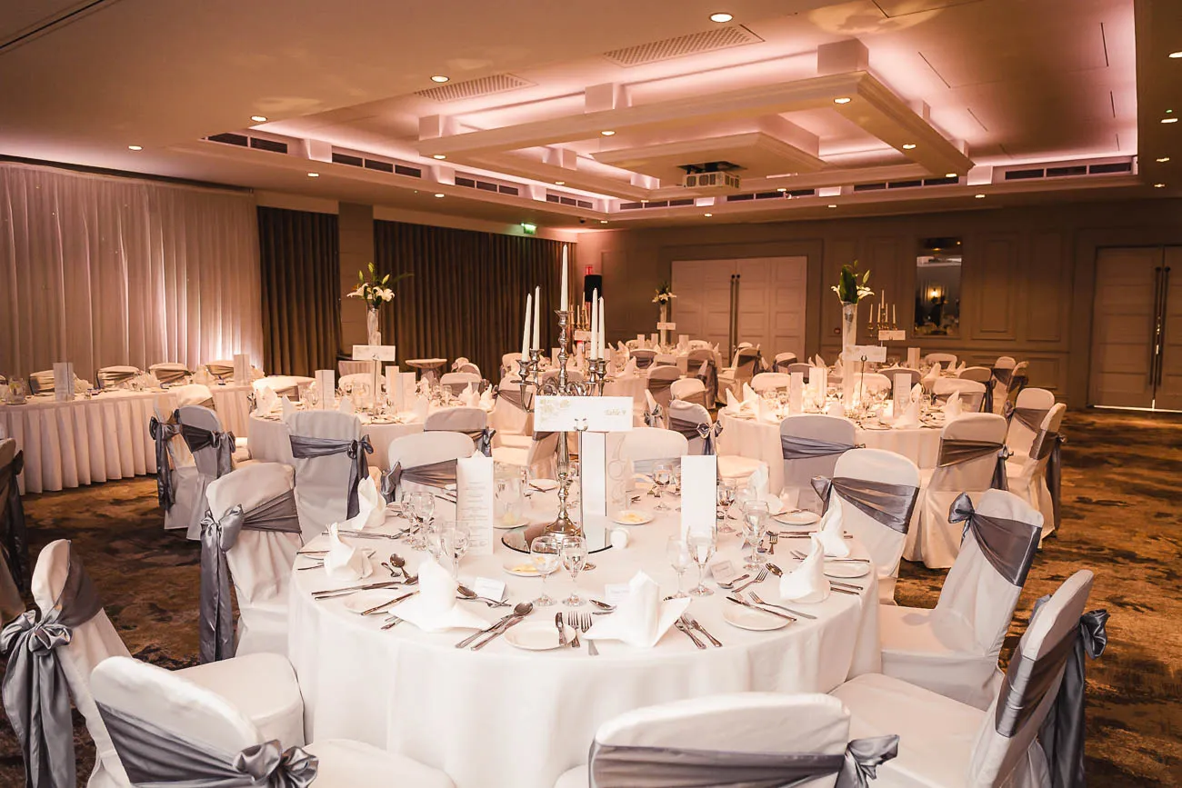 Castleknock Hotel Wedding | D+R | Holst Photography Ireland